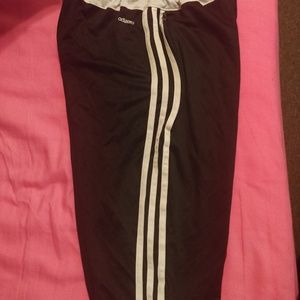 3/4 soccer training style shorts.